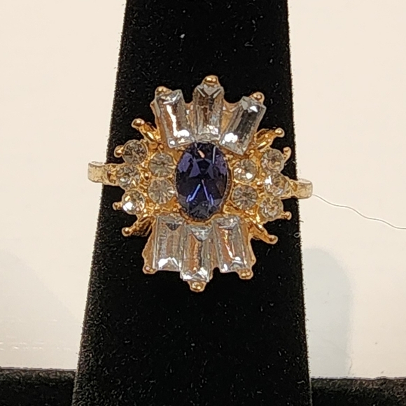 Sparkly costume ring - Picture 1 of 6